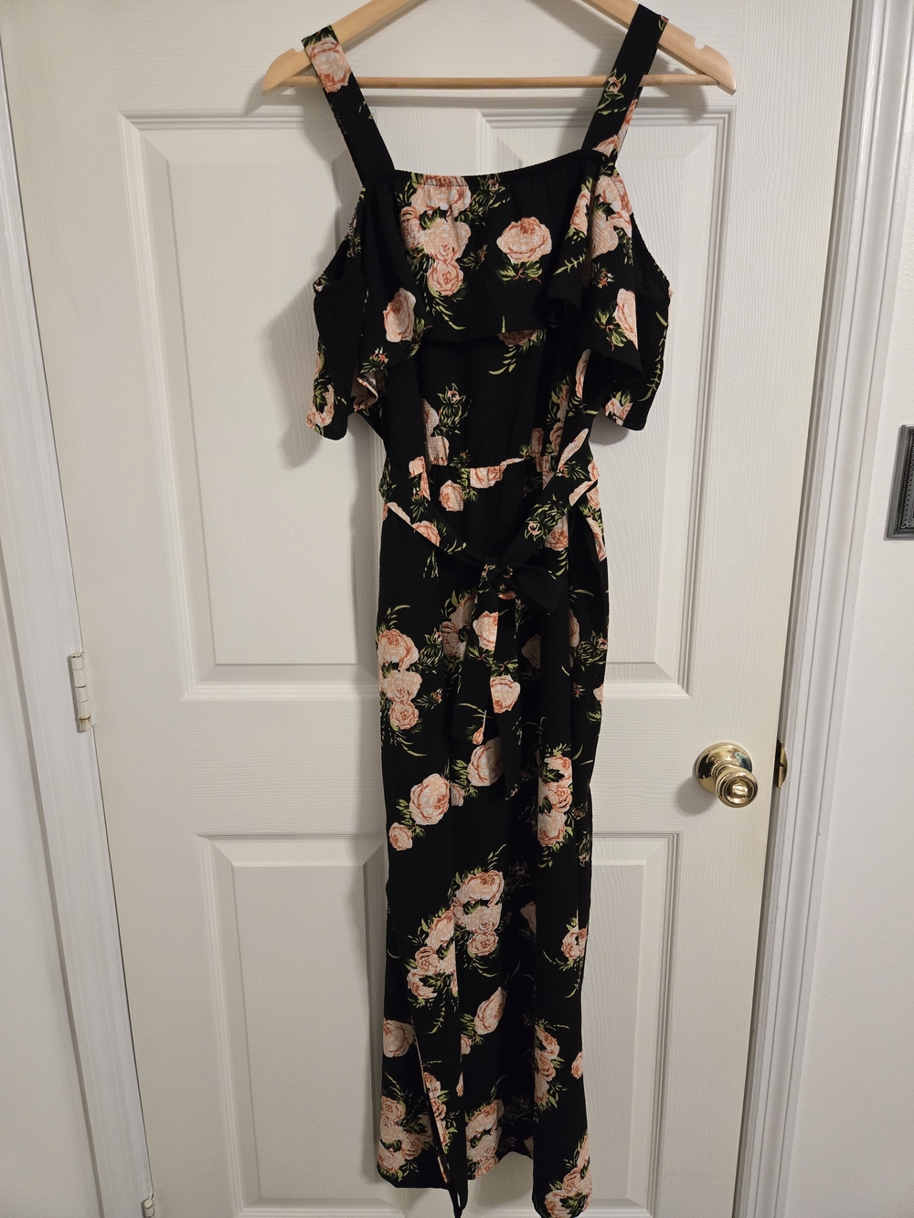 Black Floral Cold Shoulder Maxi Dress with Tie Waist Size XL Full Circle Trends